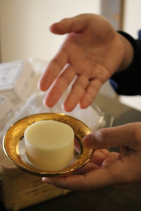 若き養蚕農家が紡ぐ想い＞シルクパウダー入りせっけんを商品化 ｜ 営農
