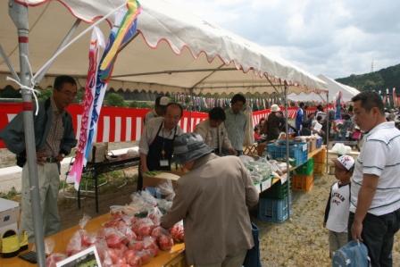 ＪＡ青壮年部大川支部による野菜販売